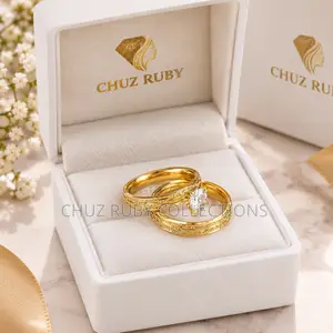 Sleek Two Piece Gold Ring Set for Engagement Wedding