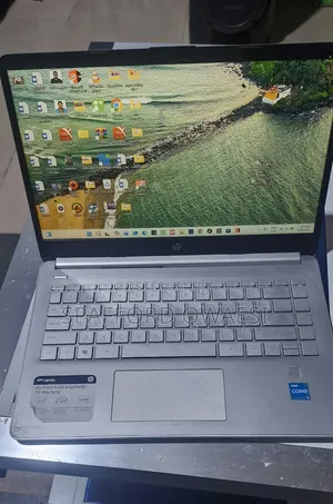 Laptop HP 250 G7 8GB Intel Core i3 HDD+SSD 256GB