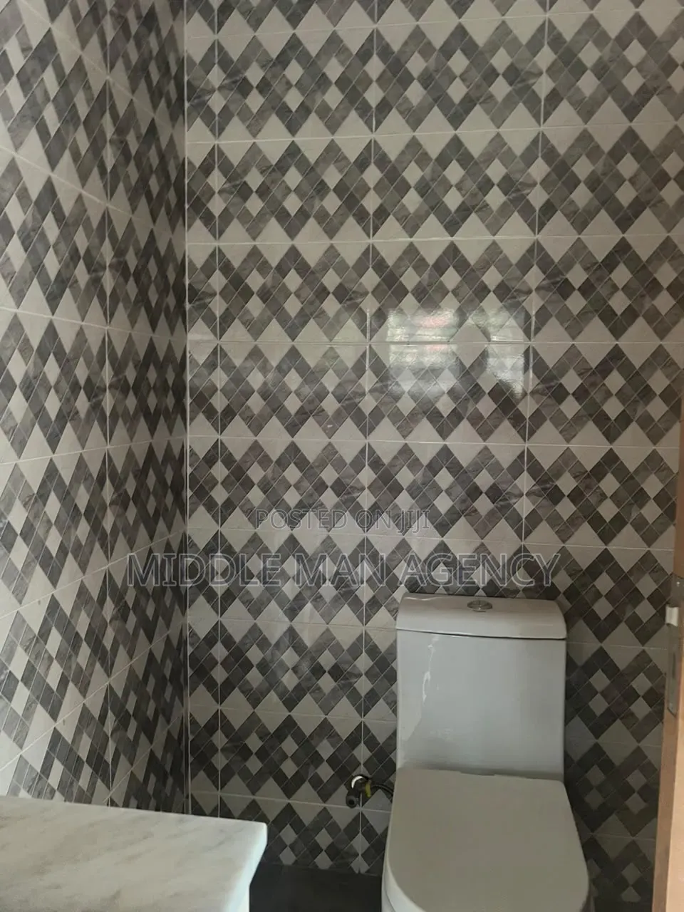 3bdrm House in Middle Man Agency, Kumasi Metropolitan for sale
