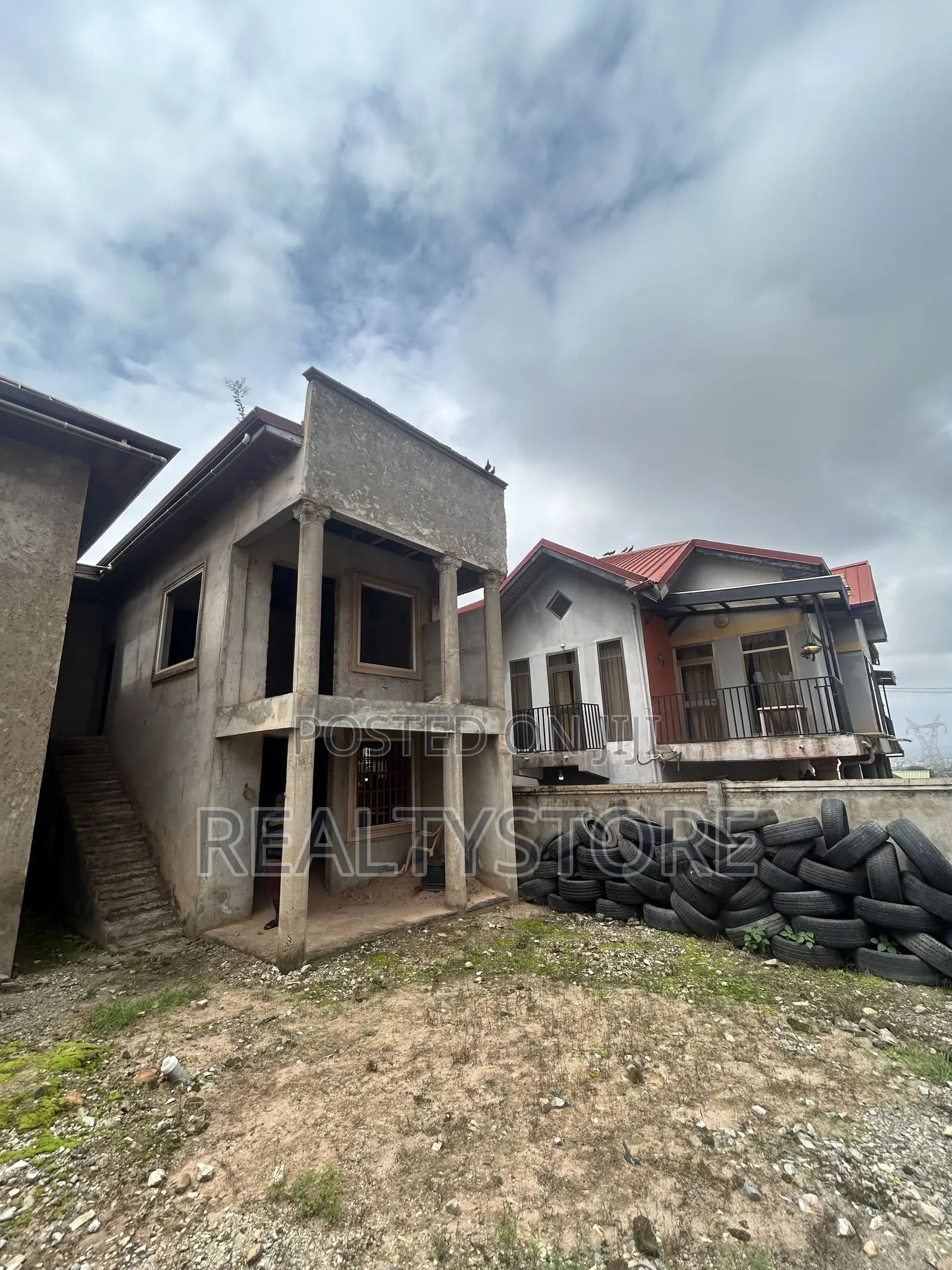 3bdrm House in Kwabenya, Accra Metropolitan for sale