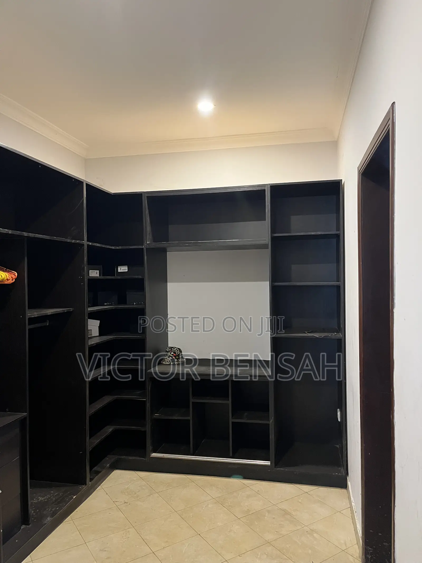 4bdrm Mansion in Boundary Road Area for rent