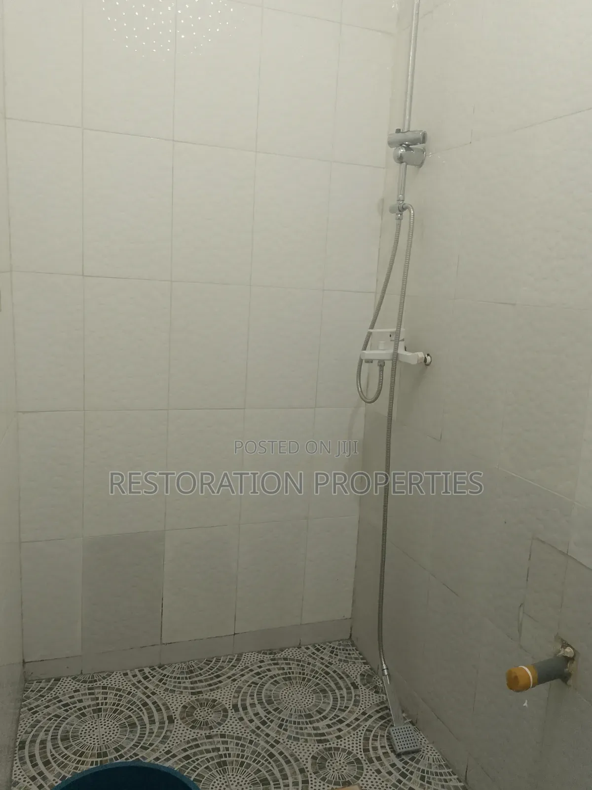 Mini Flat in Adenta, Commandos for rent
