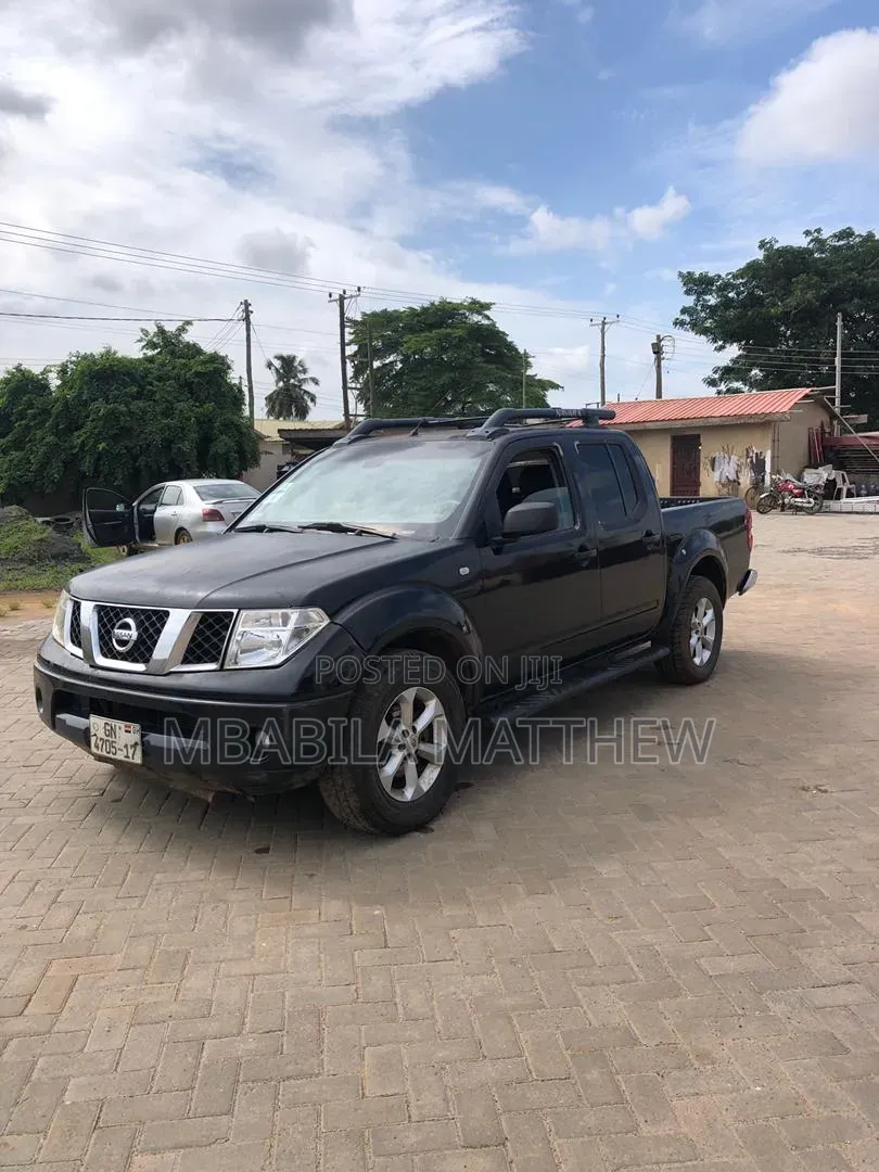 Nissan Navara 2013 Black