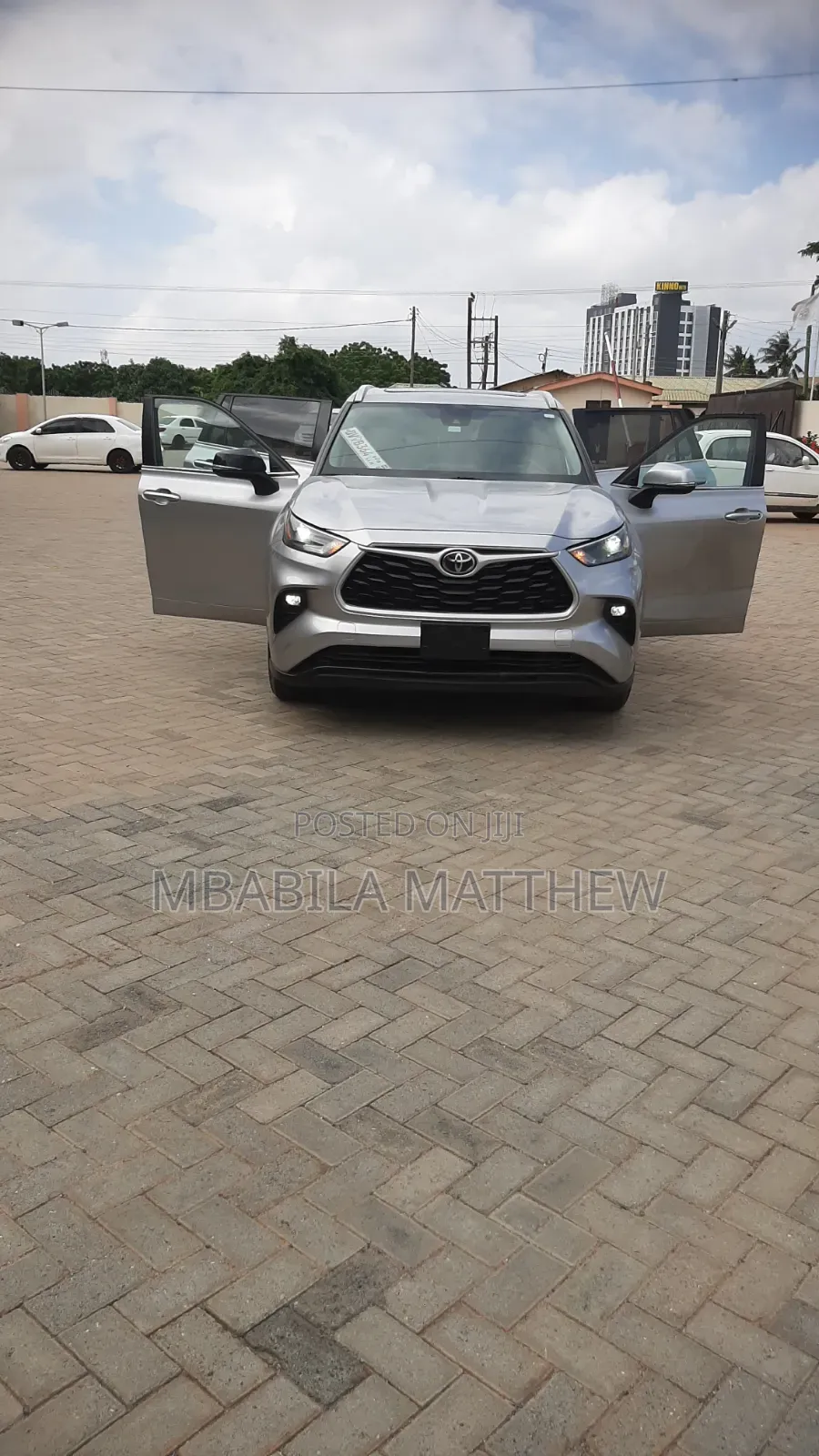 Toyota Highlander 2023 Silver