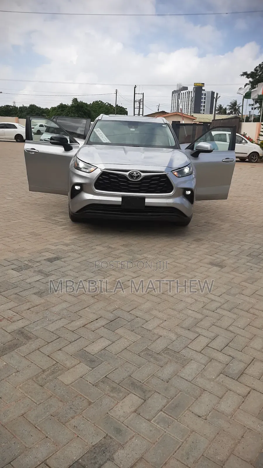 Toyota Highlander 2023 Silver