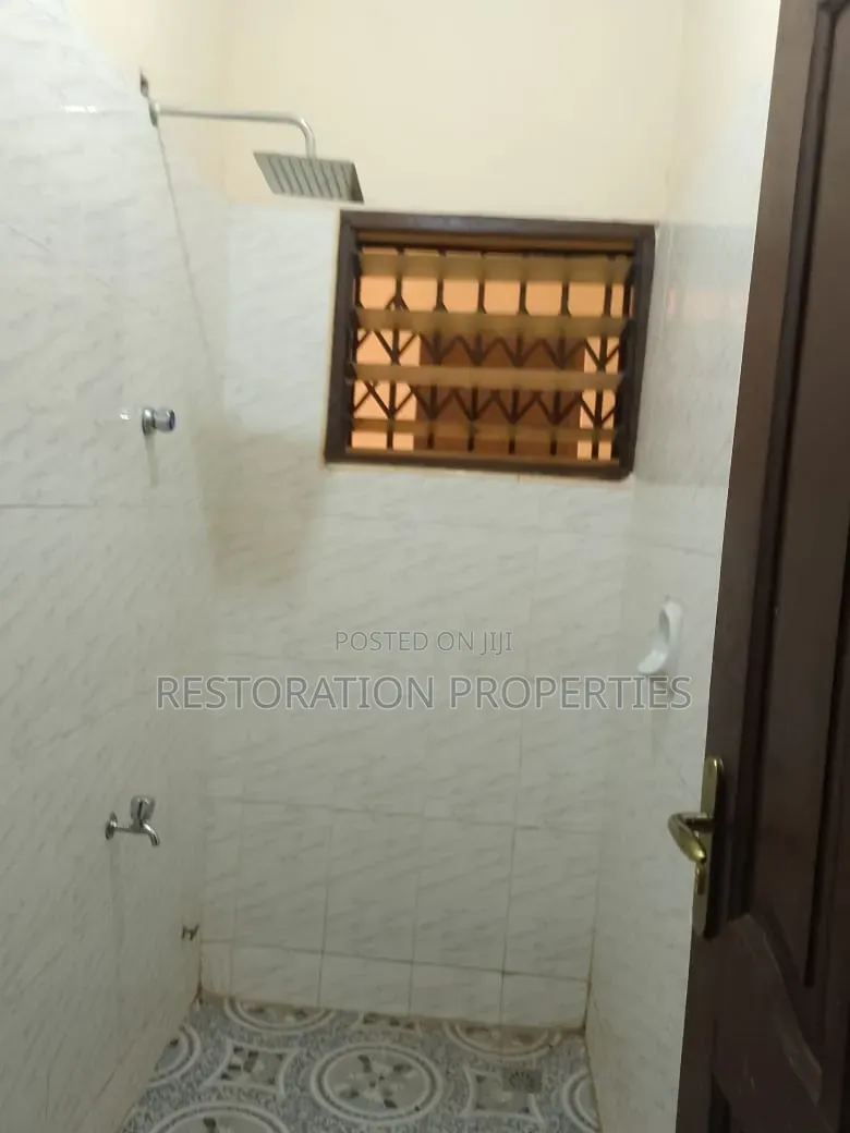 2bdrm Apartment in Adenta, Housing Down for rent