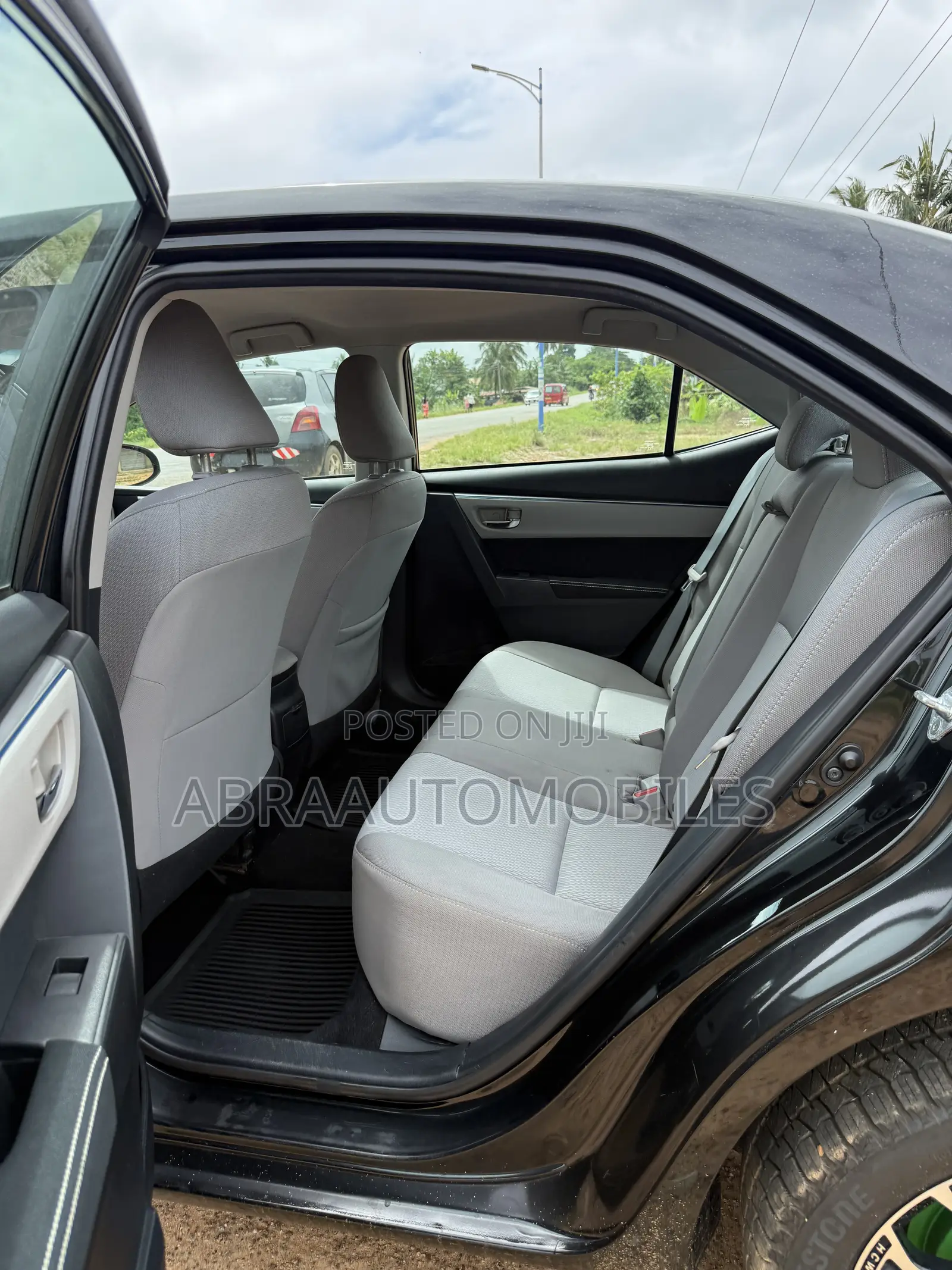Toyota Corolla LE 4dr Sedan (1.8L 4cyl CVT) 2017 Black