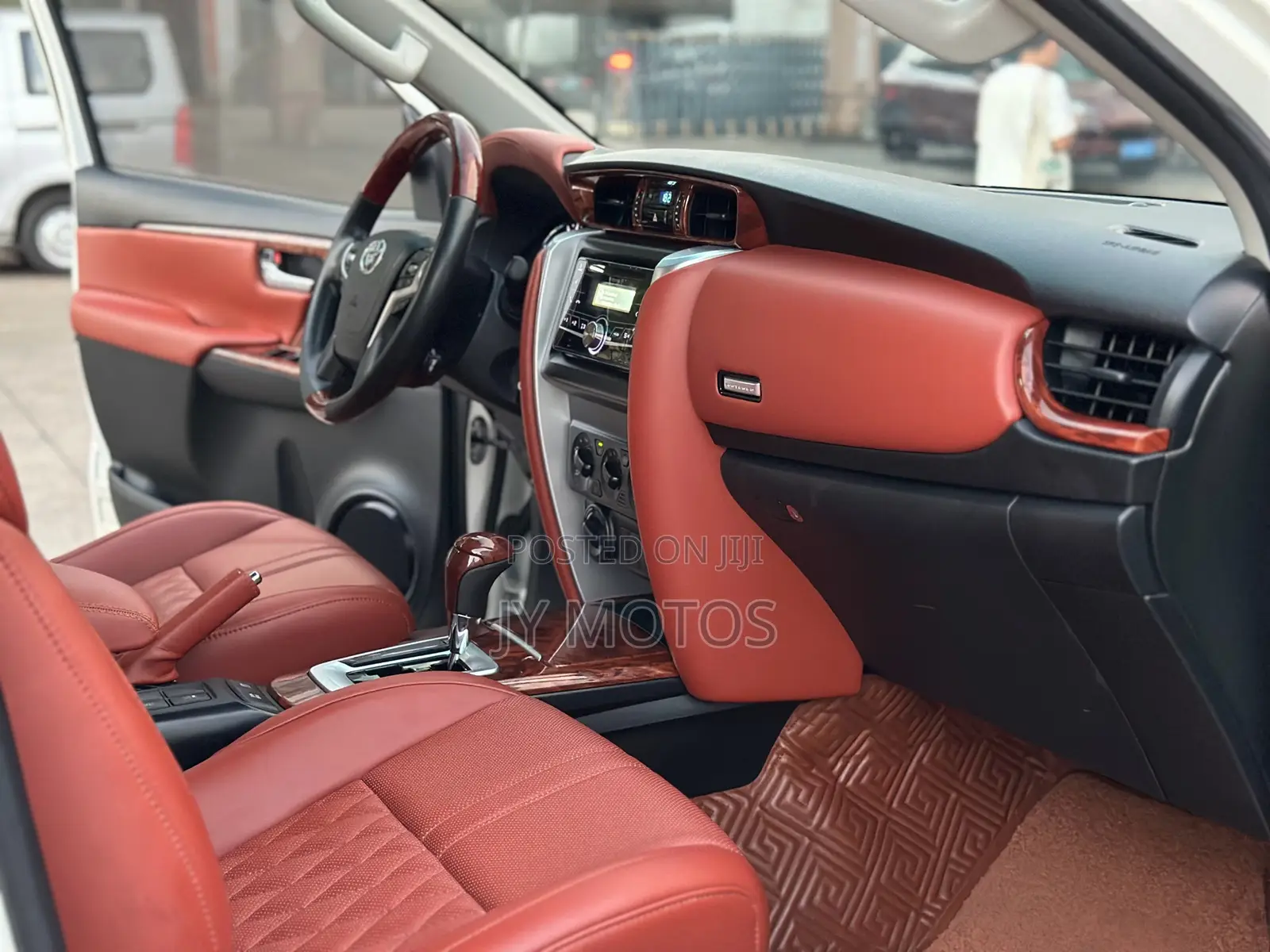 Toyota Fortuner 2.7 AWD 2019 White