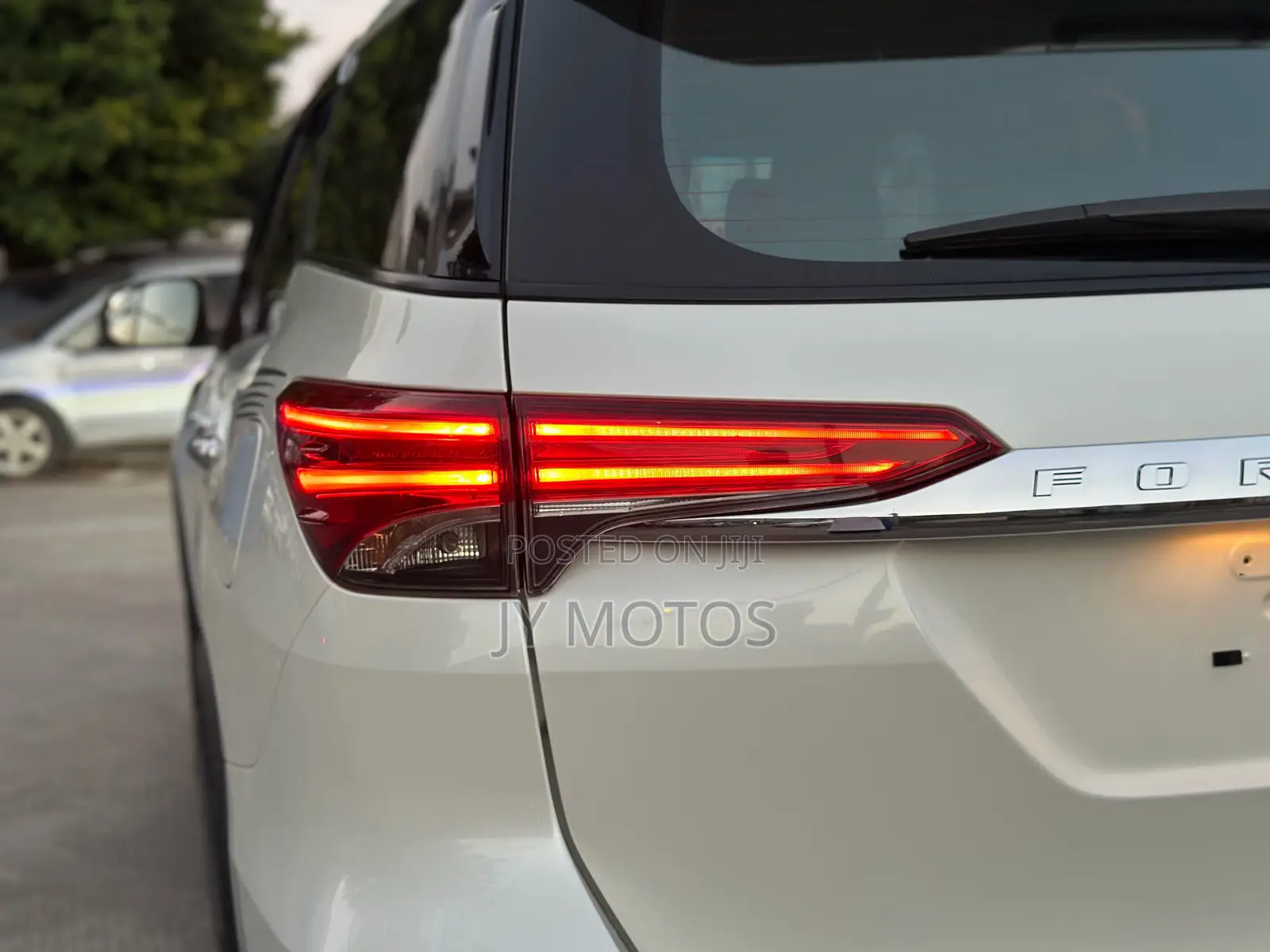 Toyota Fortuner 2.7 AWD 2019 White