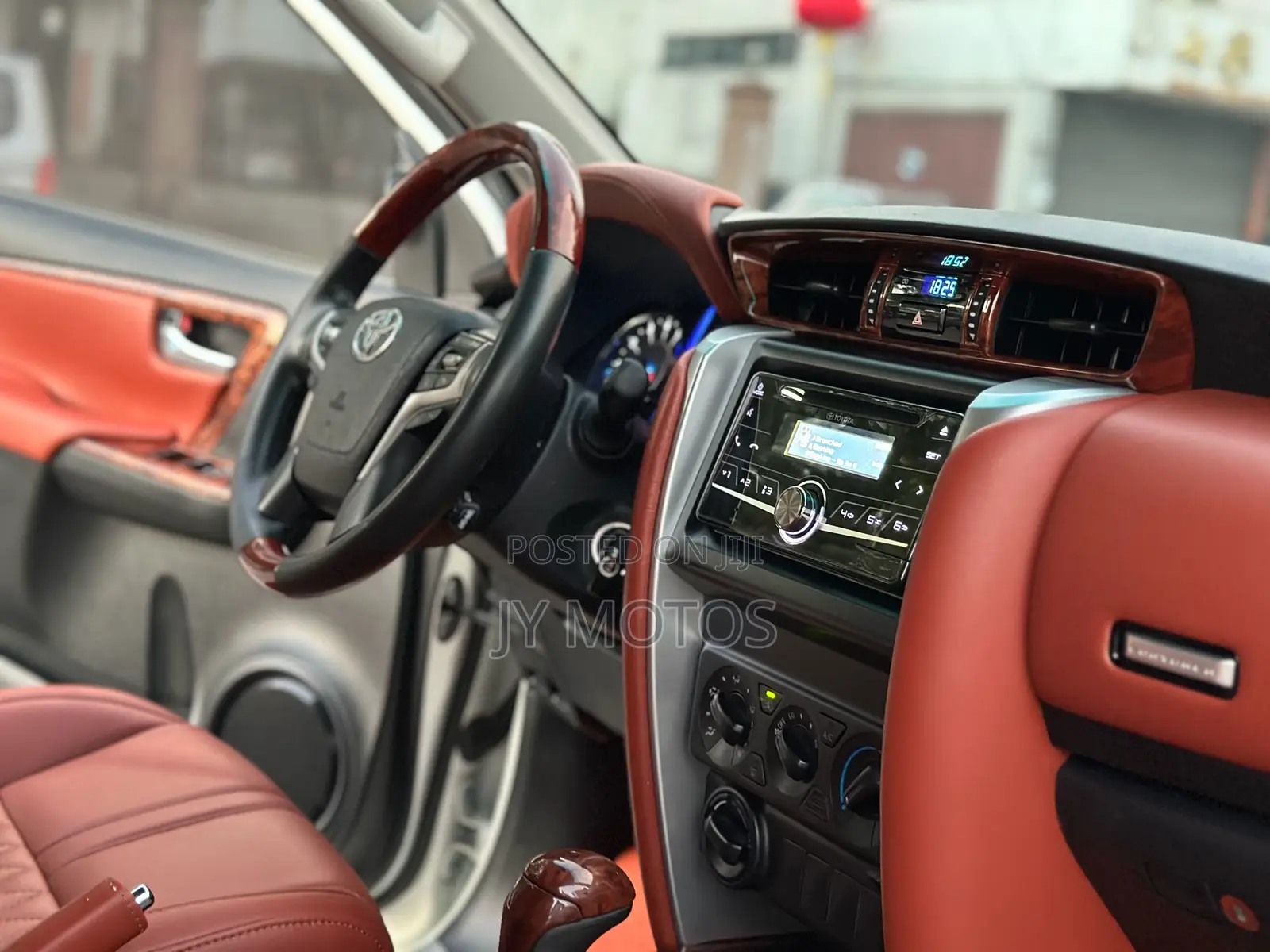 Toyota Fortuner 2.7 AWD 2019 White