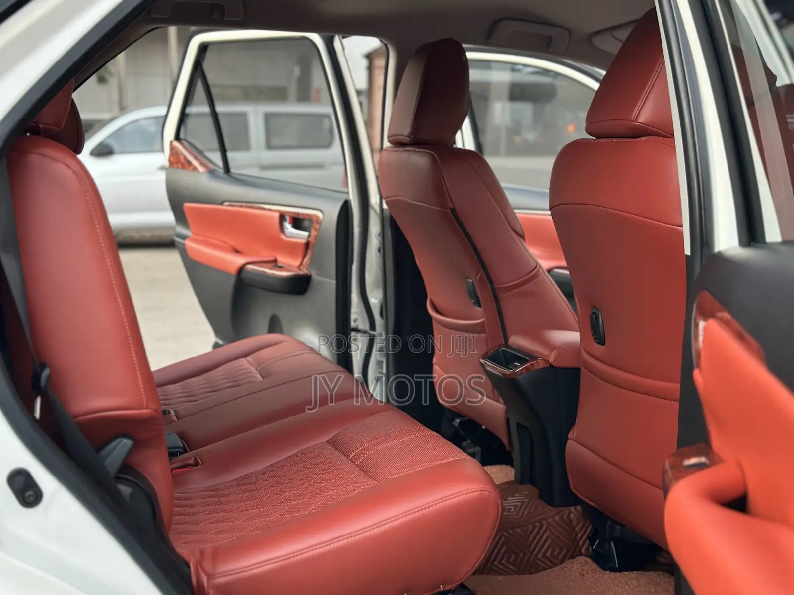 Toyota Fortuner 2.7 AWD 2019 White