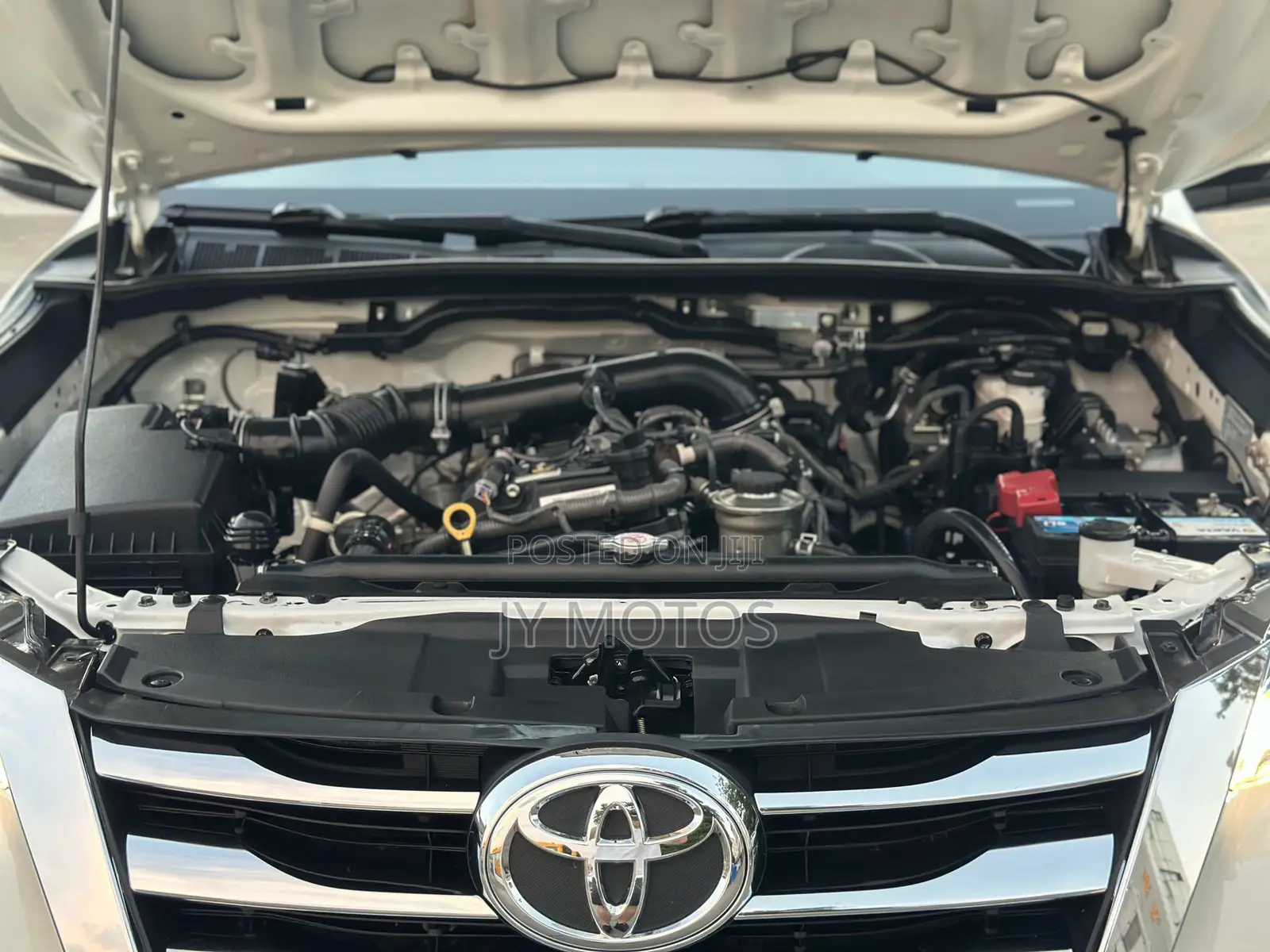 Toyota Fortuner 2.7 AWD 2019 White