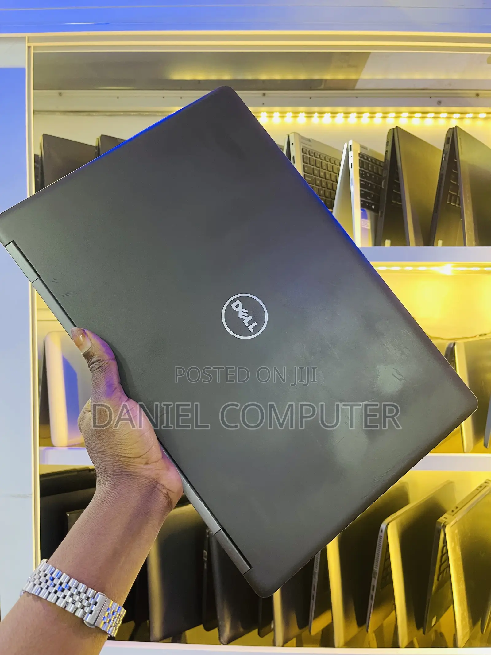 Laptop Dell Inspiron 15 5580 8GB Intel Core i5 SSD 256GB