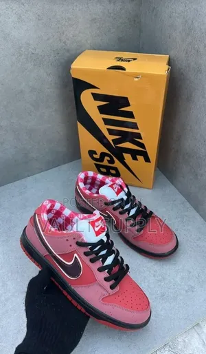 Nike SB Dunk Low