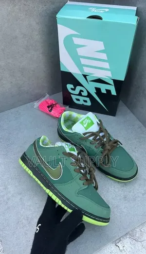 Nike SB Dunk Low