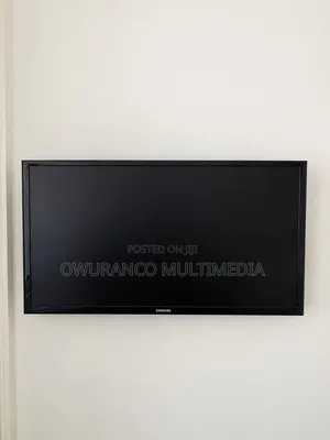 Samsung 32" TV (Model:UE32J4005AK) With Original Remote DVB-T2 Digital
