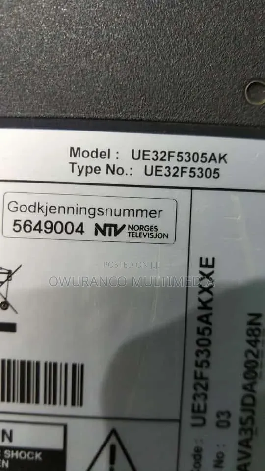 Samsung 32" TV (Model:UE32J4005AK) With Original Remote DVB-T2 Digital