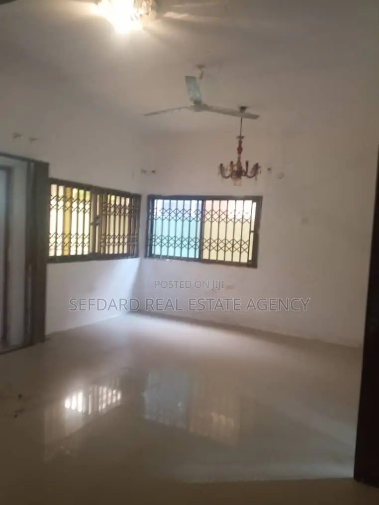 3bdrm House in Sefdard Properties, Ablekuma for rent
