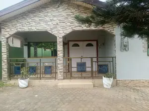 3bdrm House in Sefdard Properties, Ablekuma for rent