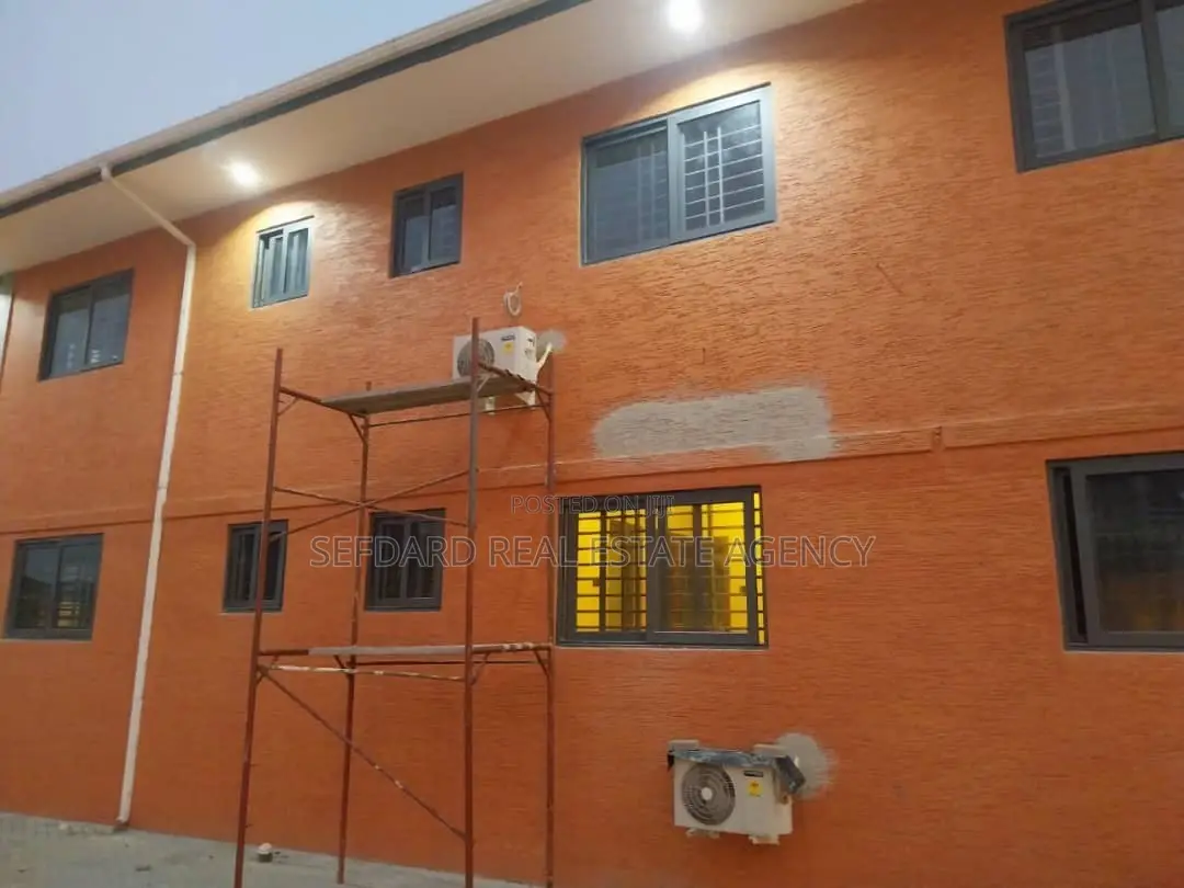 6bdrm Duplex in Sefdard Properties, Asylum Down for rent