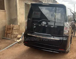 Toyota Voxy V 2WD 8-Seater 2011 Black