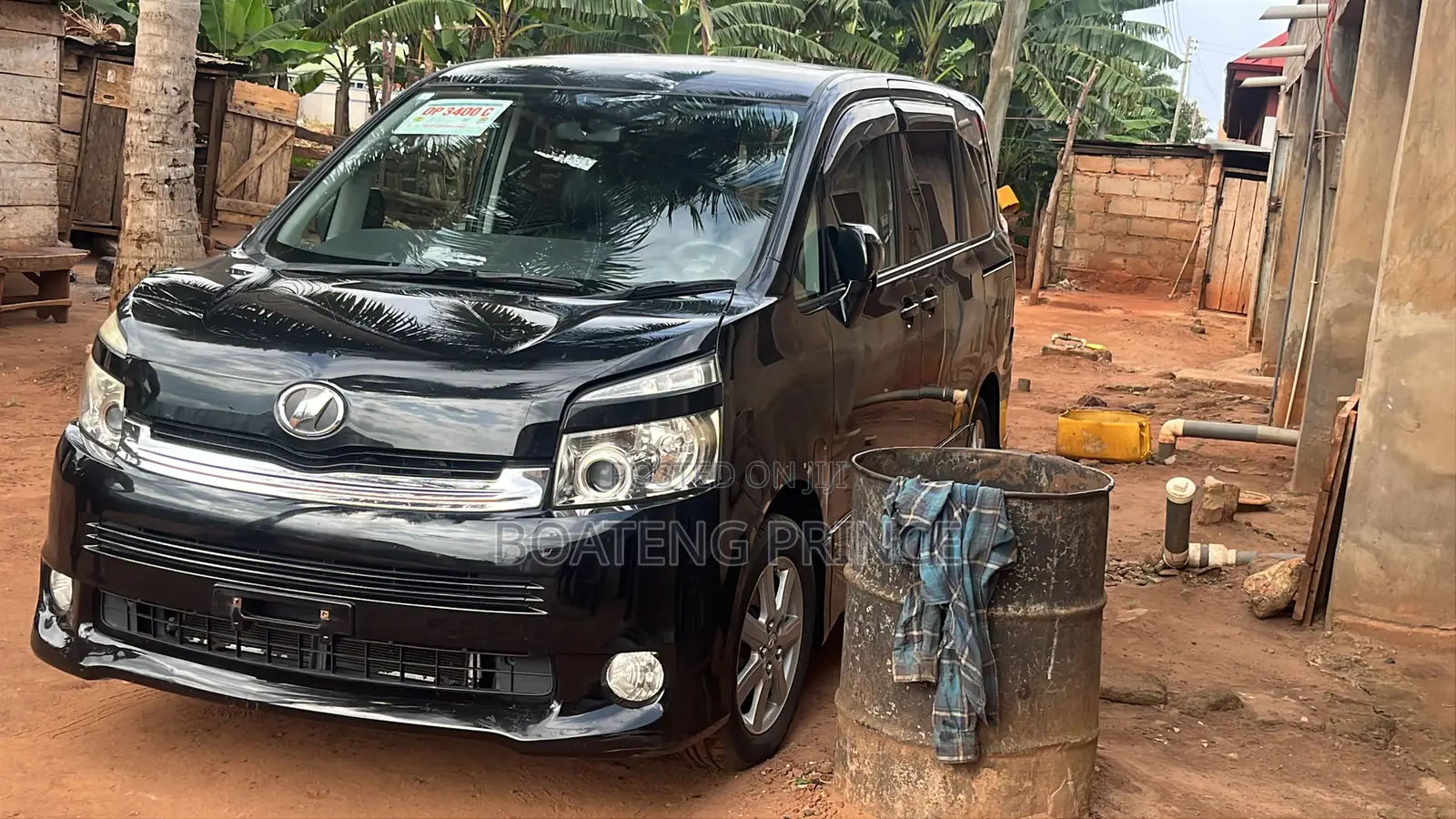 Toyota Voxy V 2WD 8-Seater 2011 Black