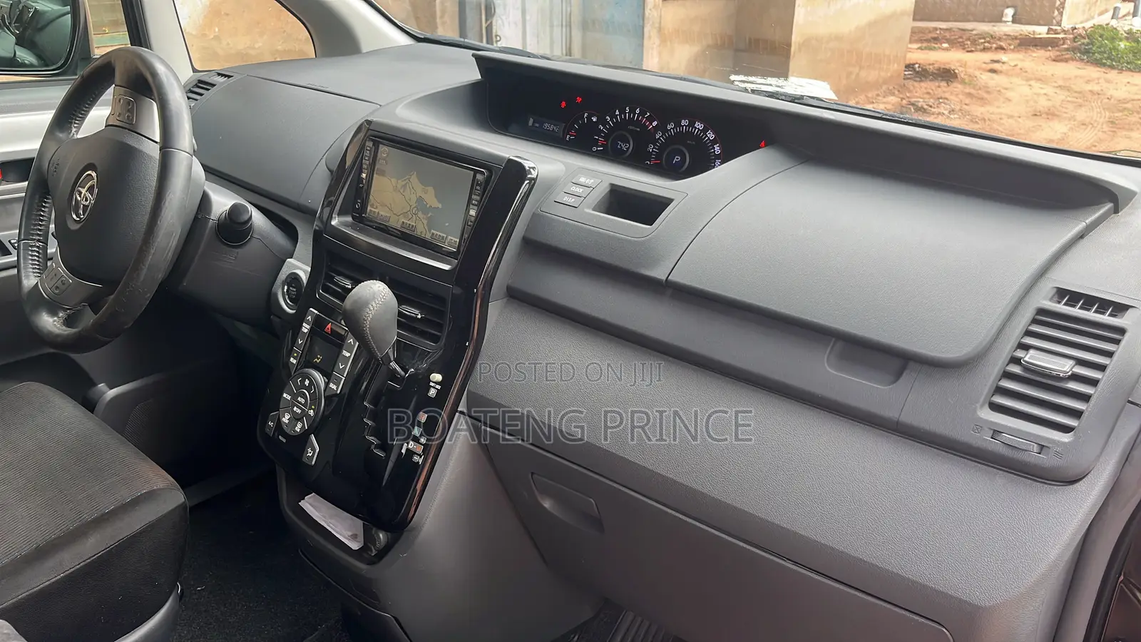 Toyota Voxy V 2WD 8-Seater 2011 Black