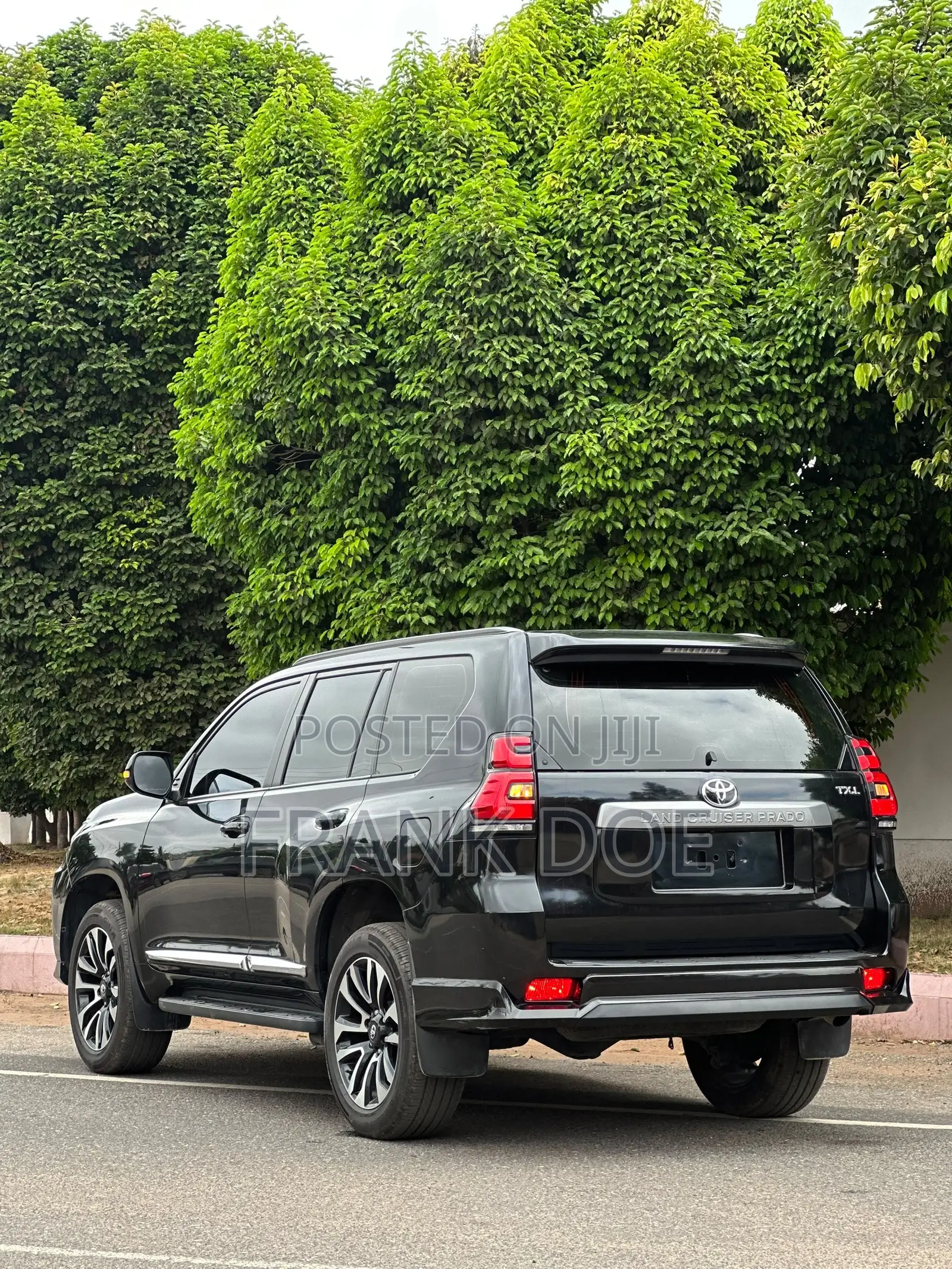 Toyota Land Cruiser Prado 2.7 2023 Black