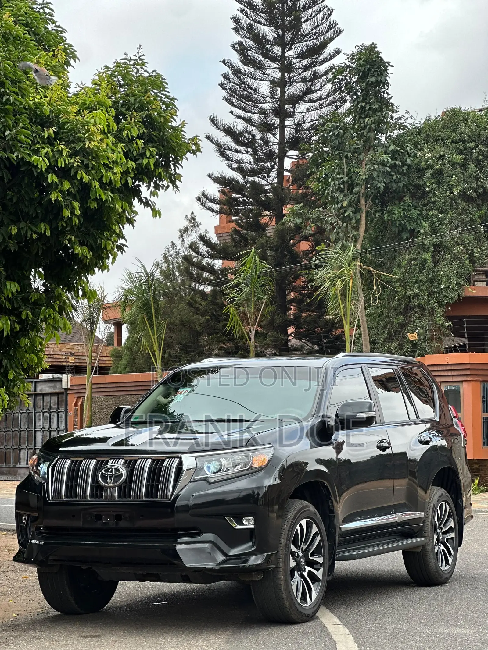 Toyota Land Cruiser Prado 2.7 2023 Black