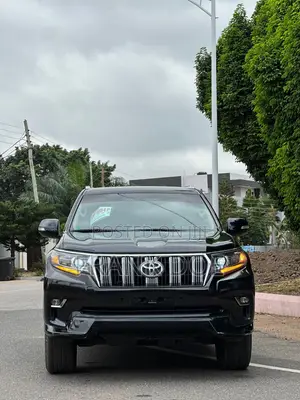 Toyota Land Cruiser Prado 2.7 2023 Black