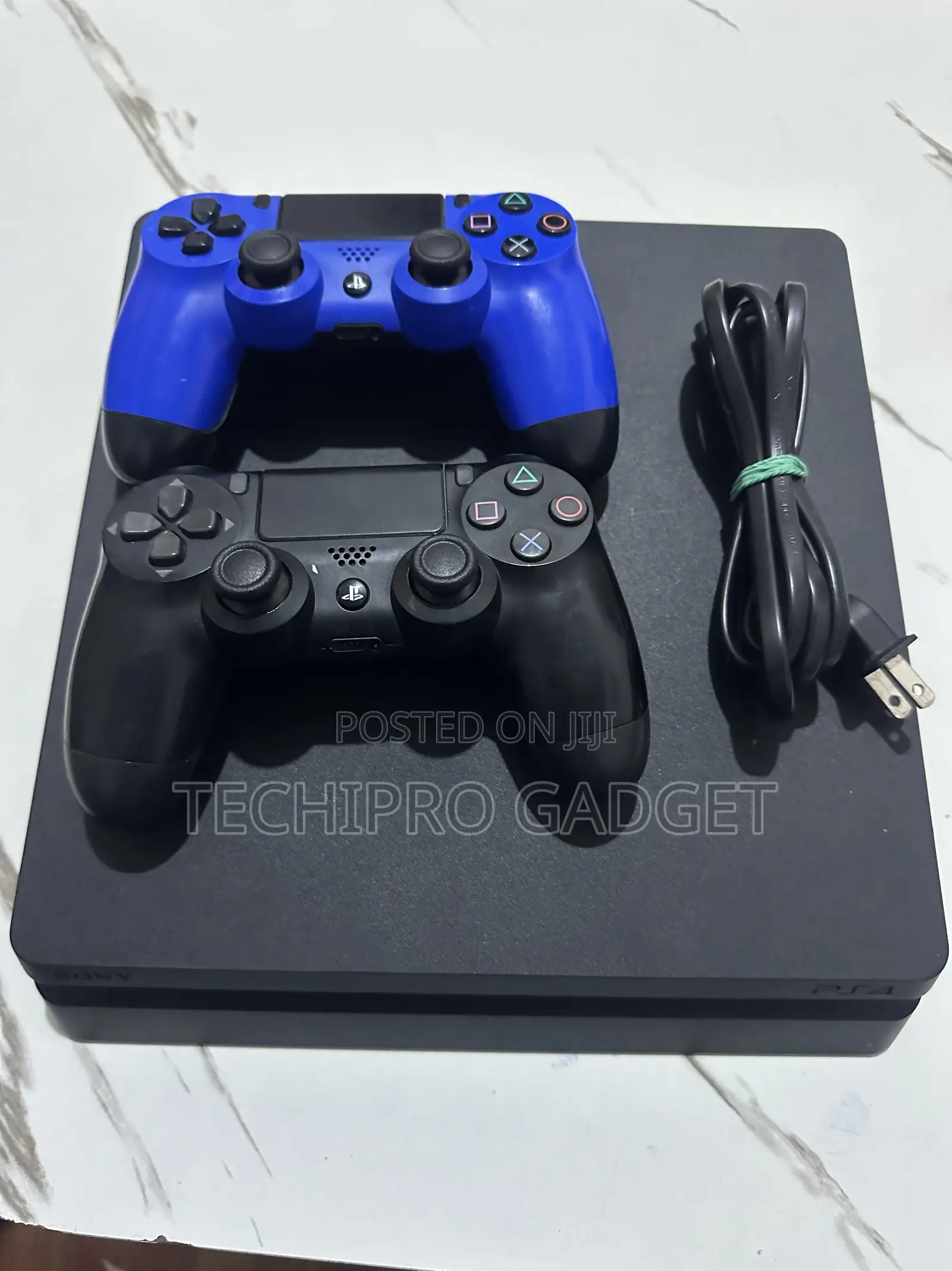 PlayStation 4 Slim Used