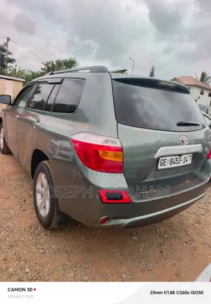 Toyota Quantum 2014 Grey