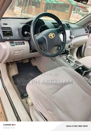 Toyota Quantum 2014 Grey