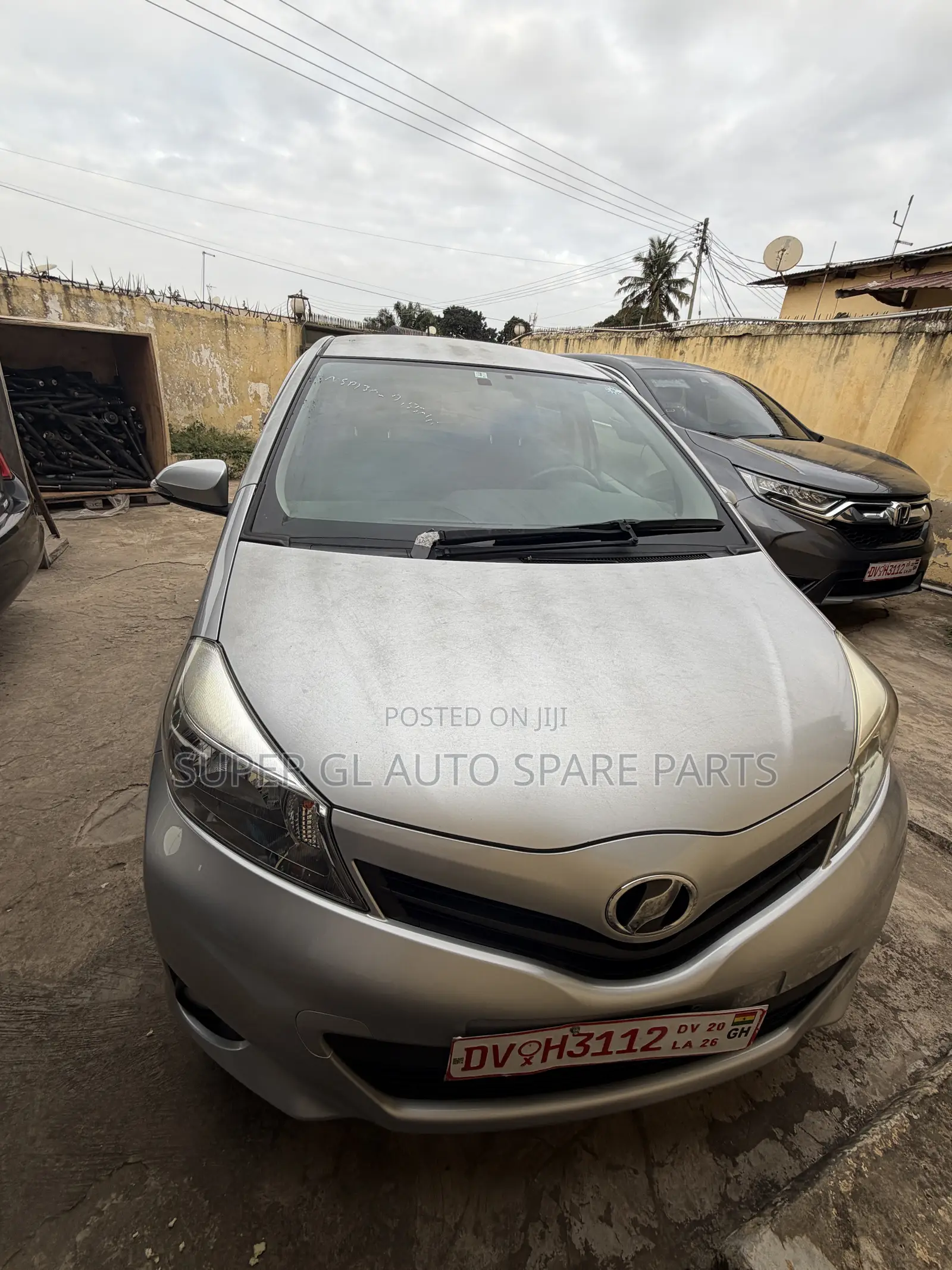 Toyota Vitz 1.3 FWD 5dr 2014 Silver