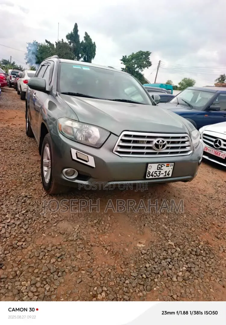 Toyota Quantum 2014 Grey