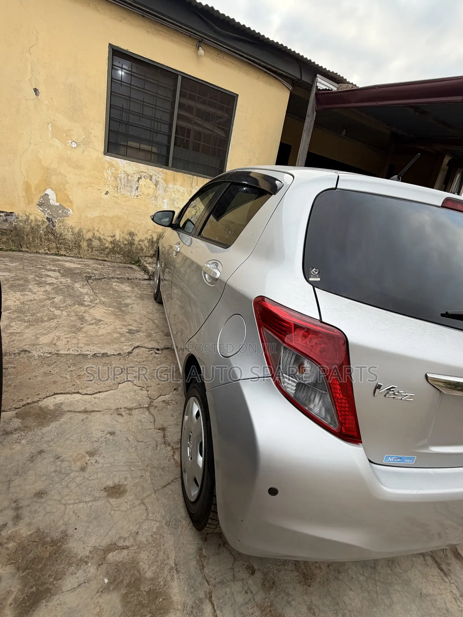 Toyota Vitz 1.3 FWD 5dr 2014 Silver