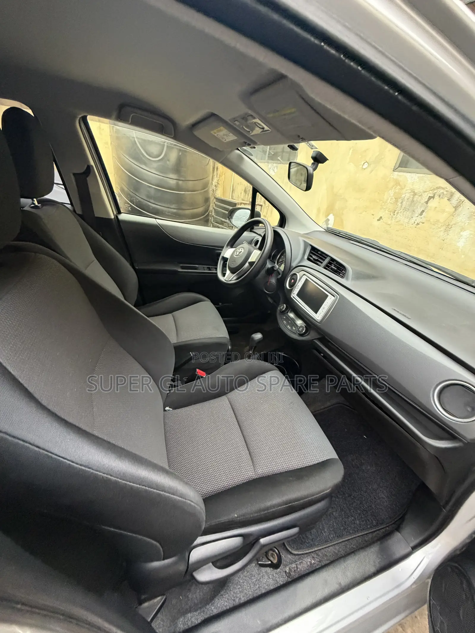 Toyota Vitz 1.3 FWD 5dr 2014 Silver