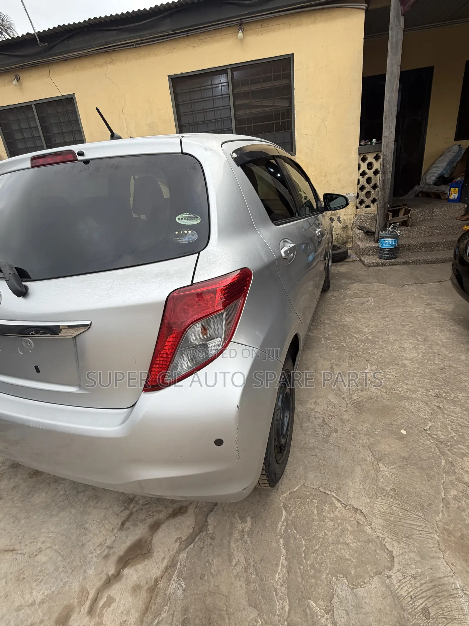 Toyota Vitz 1.3 FWD 5dr 2014 Silver