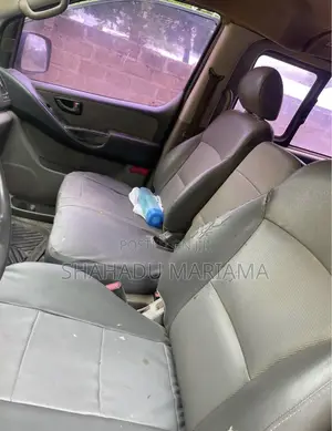 Hyundai H1 2017 Yellow