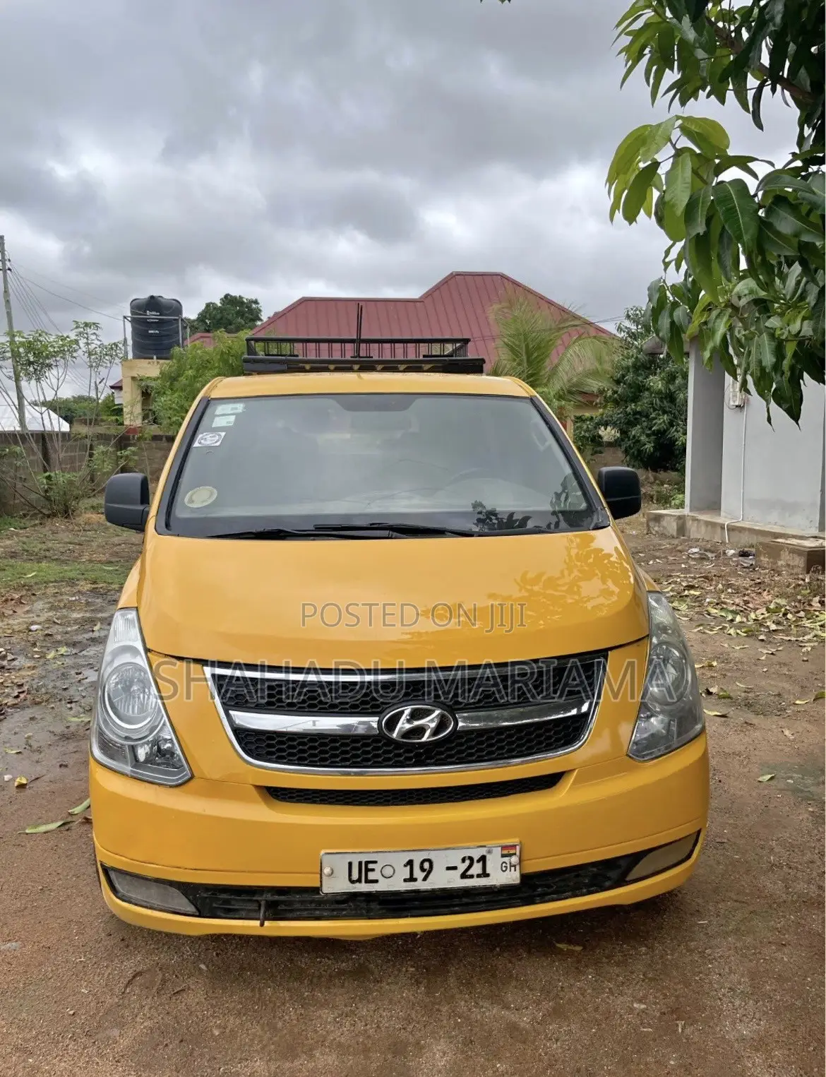 Hyundai H1 2017 Yellow