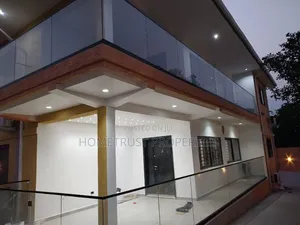 6bdrm Duplex in Asylum Down, Happy FM Area for rent