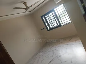 6bdrm Duplex in Asylum Down, Happy FM Area for rent