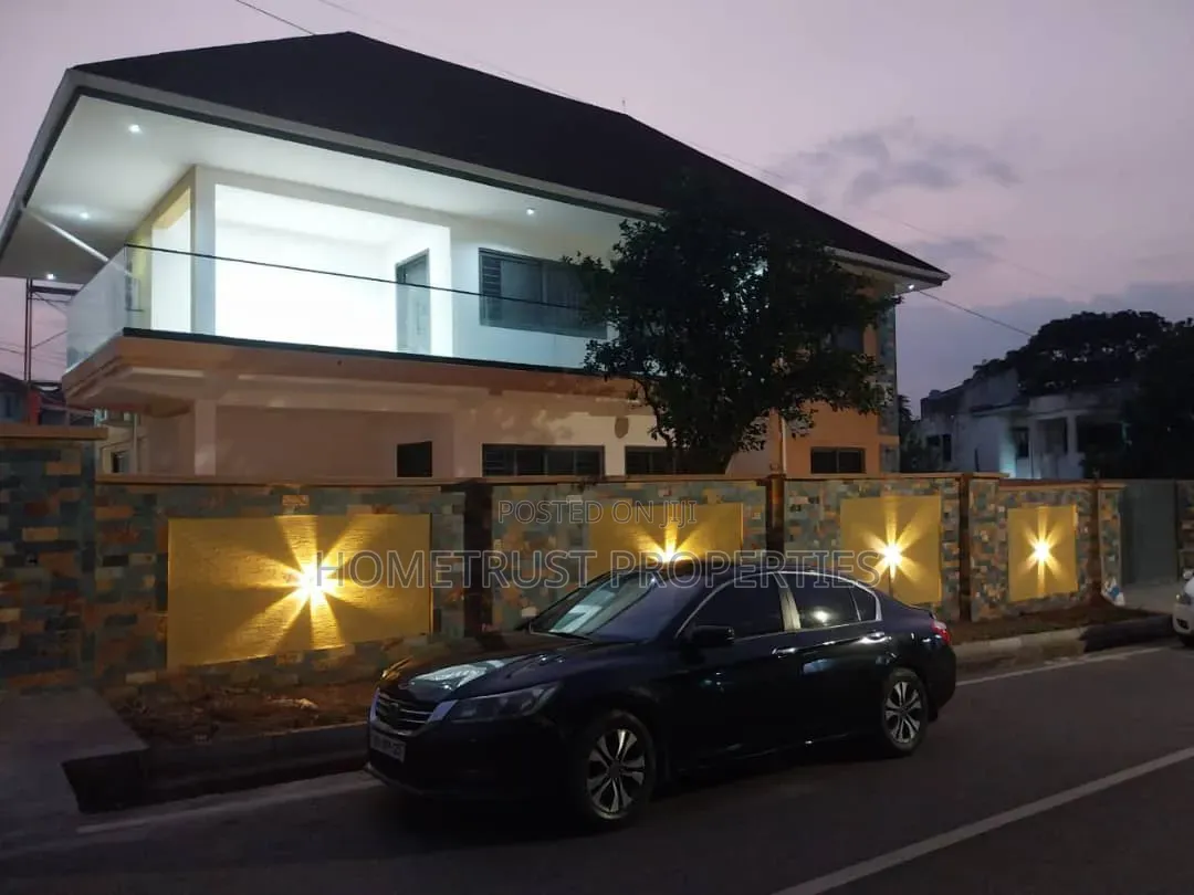 6bdrm Duplex in Asylum Down, Happy FM Area for rent