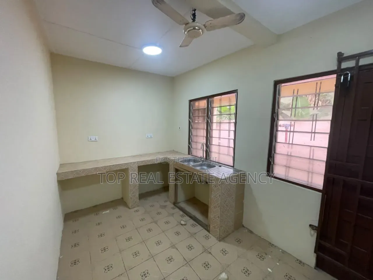 2bdrm Apartment in Around Deeper Life, Abrantie for rent