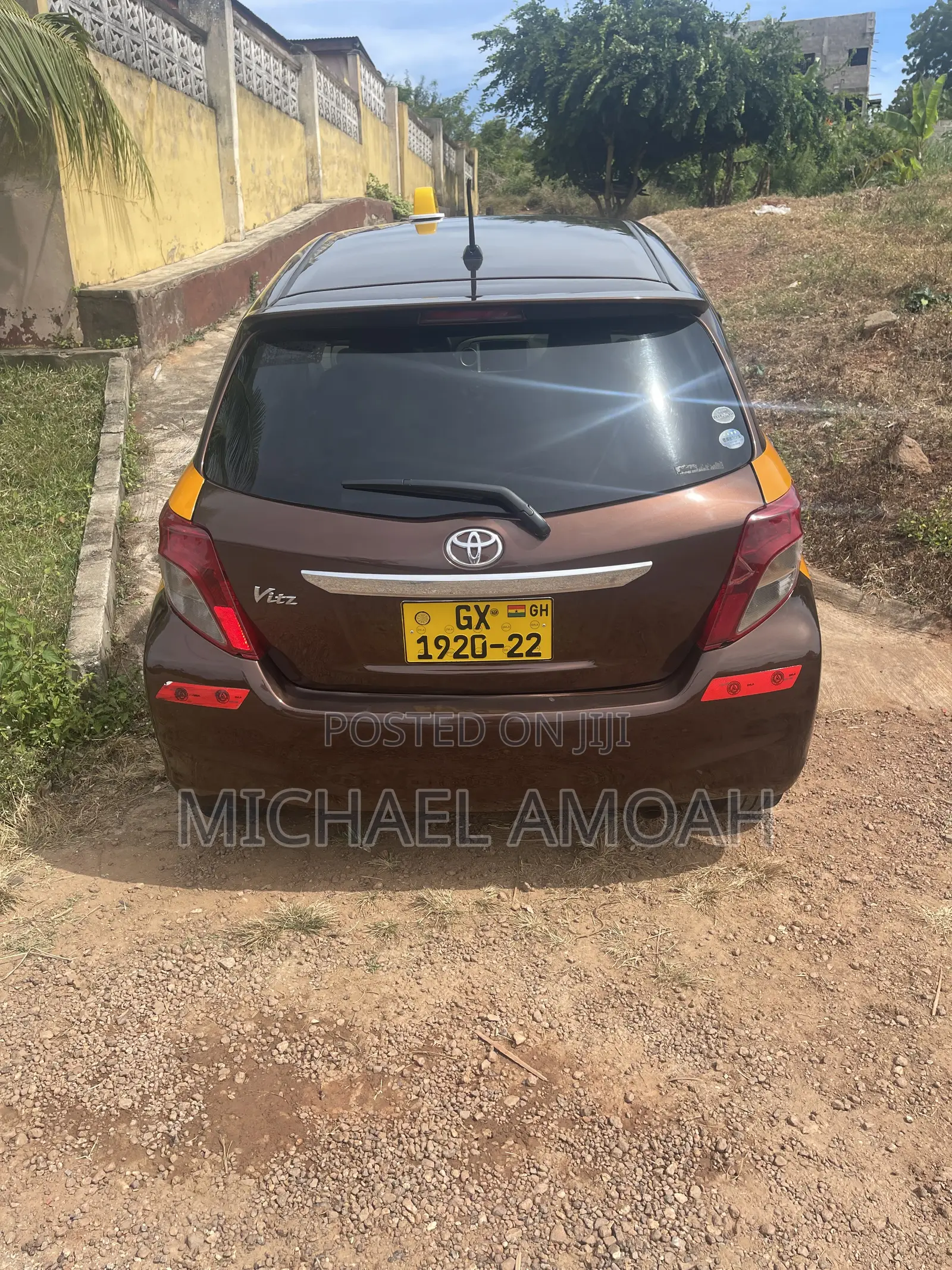 Toyota Vitz 1.3 AWD 3dr 2012 Brown