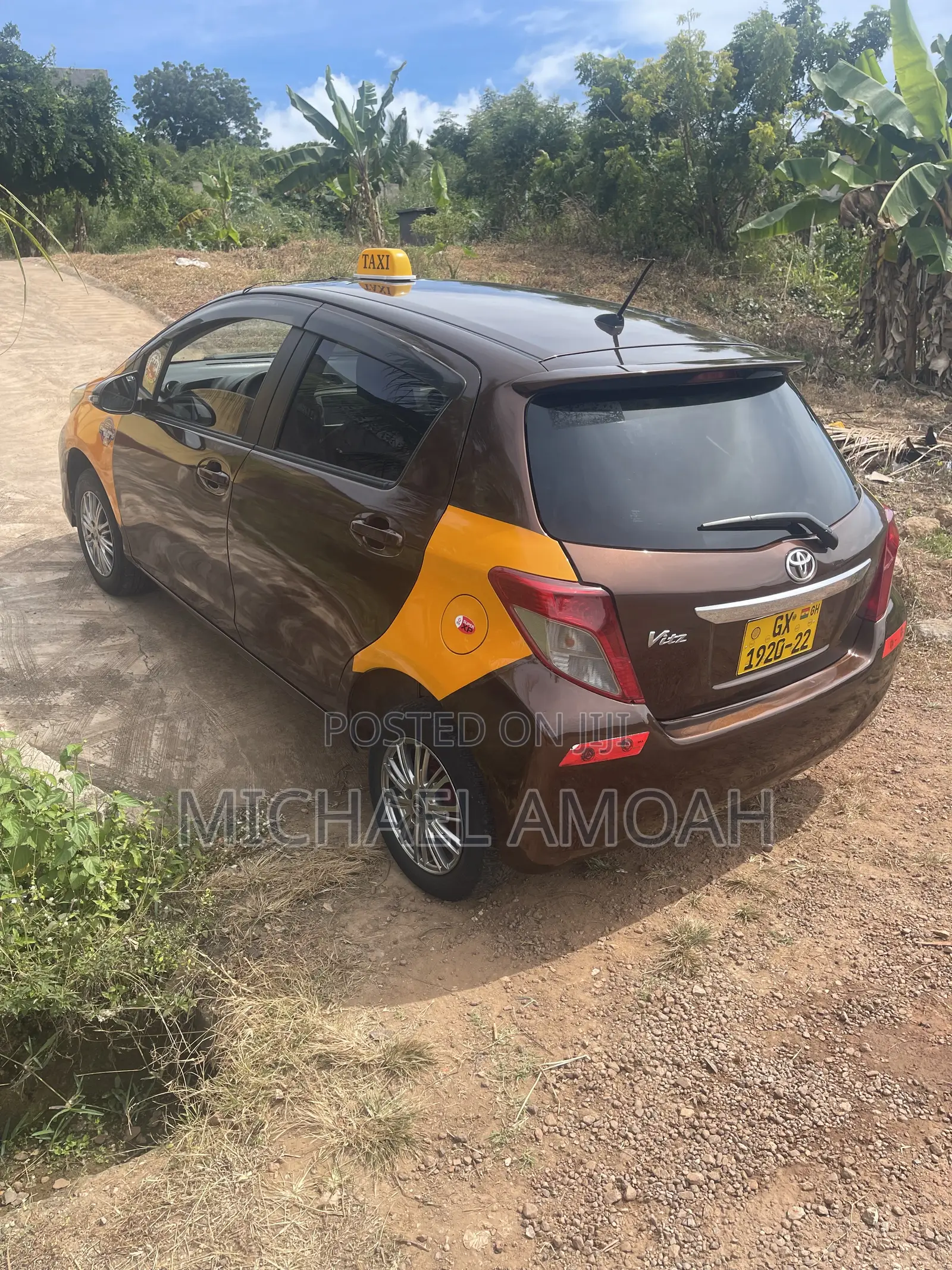 Toyota Vitz 1.3 AWD 3dr 2012 Brown