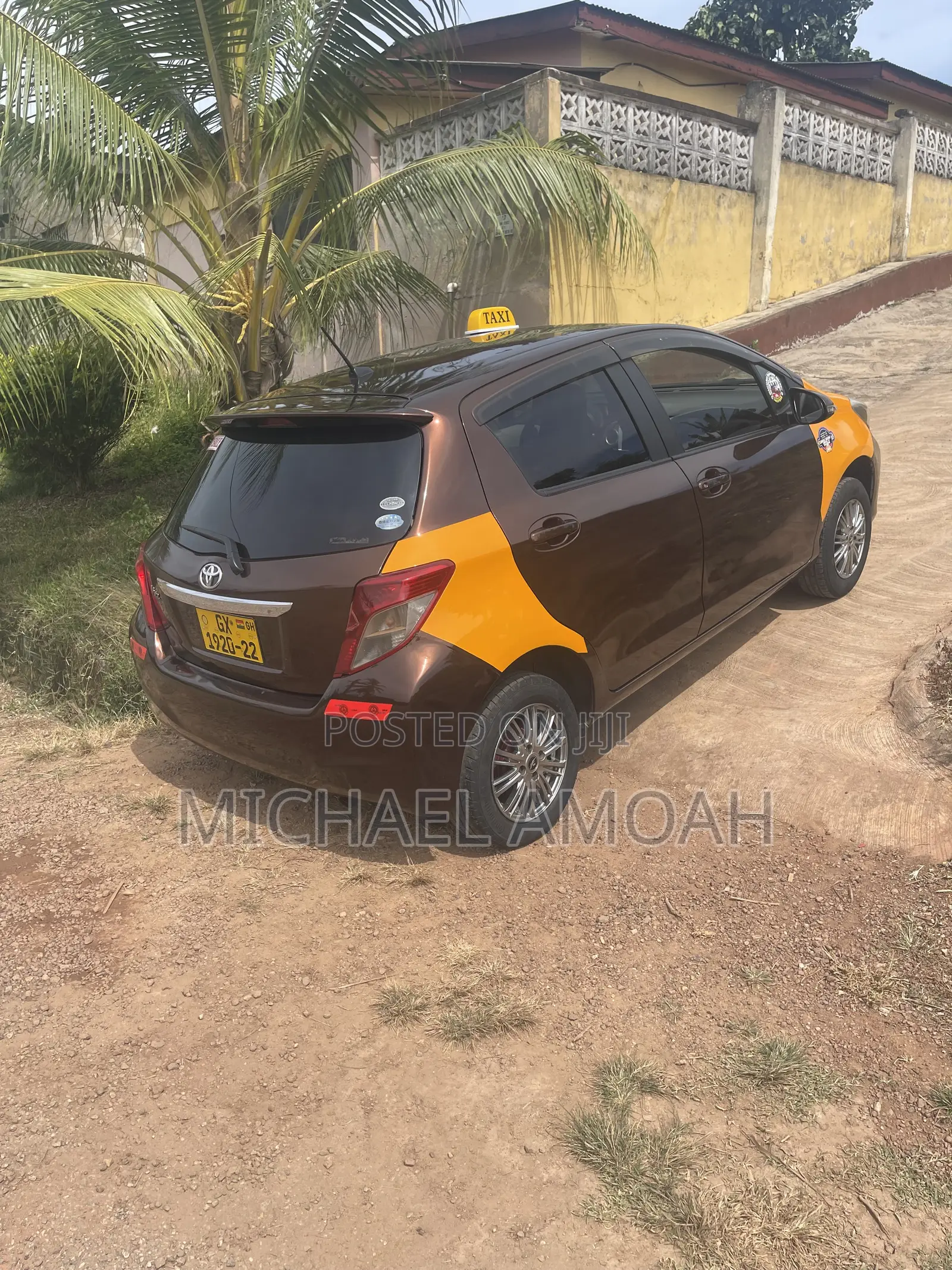 Toyota Vitz 1.3 AWD 3dr 2012 Brown