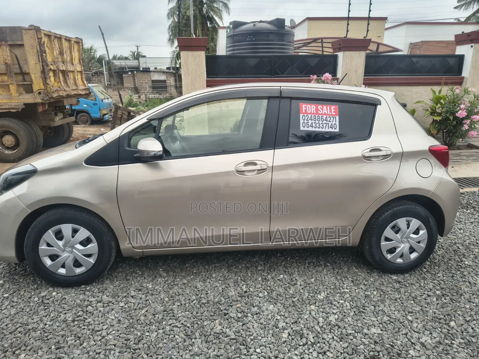 Toyota Vitz 1.3 AWD 3dr 2016 Gold