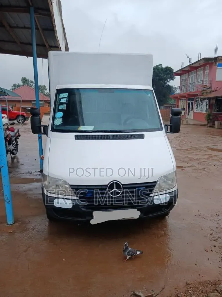 Mercedes-Benz Sprinter 2013 White