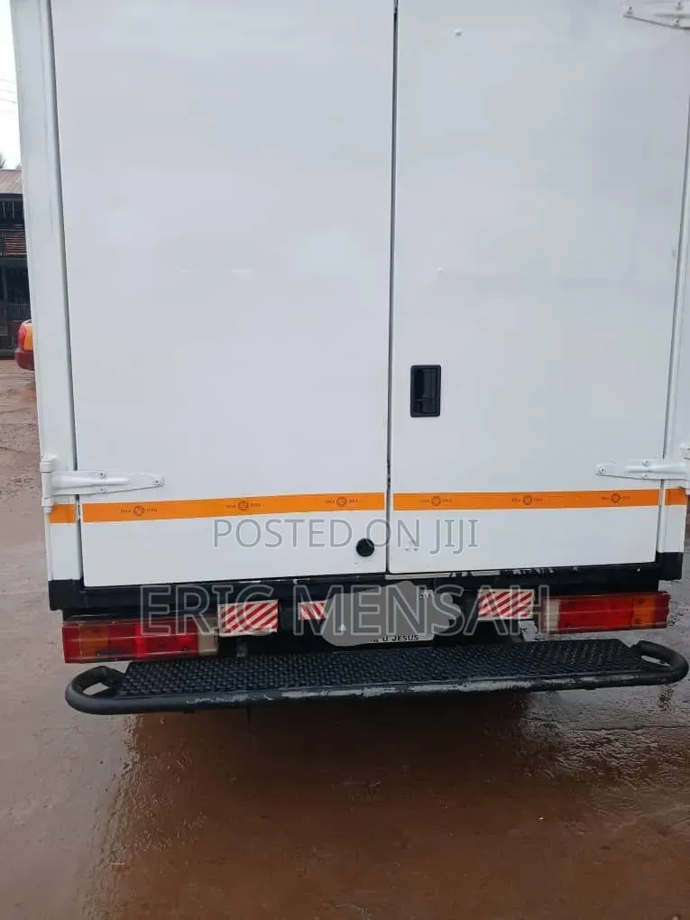 Mercedes-Benz Sprinter 2013 White